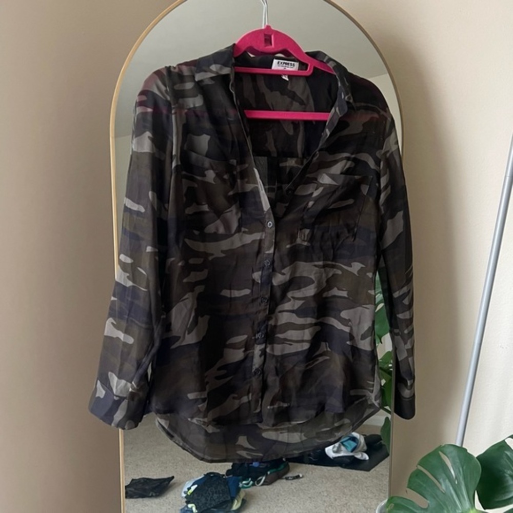 Express Camo Button up blouse